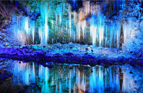 ダイナミックな氷の芸術！「三十槌の氷柱」＆「あしがくぼの氷柱」秩父ダブル氷柱めぐり！！関東有数のパワースポット「秩父神社」と秩父まつり会館も見学♪