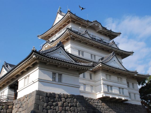 秋の小田原紅葉巡り 旧吉田茂邸＆松永記念館&小田原城址公園バスツアー【027027‐898】