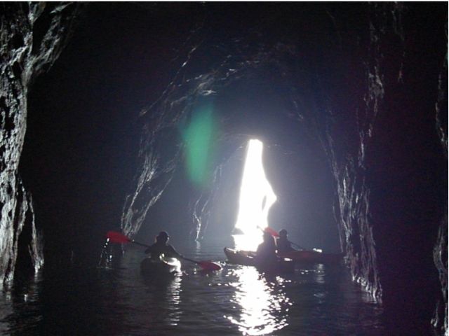 【経験者向け】龍神洞コース　エリア最大と言われる洞窟を目指して海に出よう！【シーカヤック】