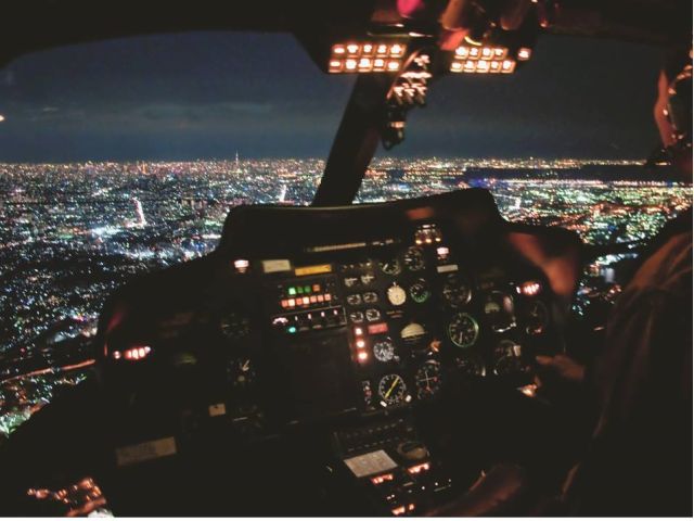 【横浜みなとみらいヘリポート発！ヘリコプター貸切飛行】港街横浜の夜景を存分に楽しみたい【日没後10分コース】◆GOLD