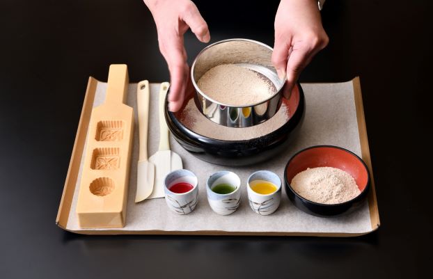 お干菓子「和三盆」づくりとお抹茶体験