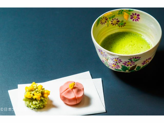 【東京】【抹茶2点体験コース】自分で点てるお抹茶と練り切り和菓子作り体験