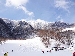 《関西・朝発》往復スキーバス現地1泊プラン　≪氷ノ山国際スキー場／民宿満月≫★リフト券付