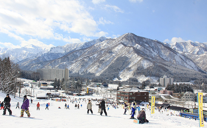 《新宿発・夜発バス》往復スキーバス現地1泊プラン≪湯沢中里スノーリゾート／エンゼルグランディア越後中里≫★リフト券+レンタル付