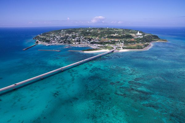 沖縄 古宇利島へ行く日帰りバスツアー特集 旅プラスワン